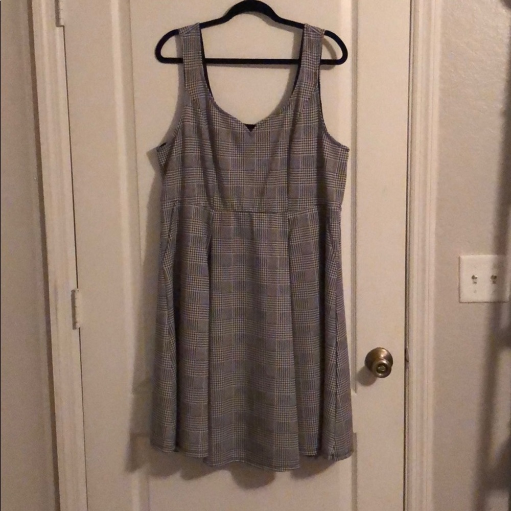 Torrid plaid pleated dress!